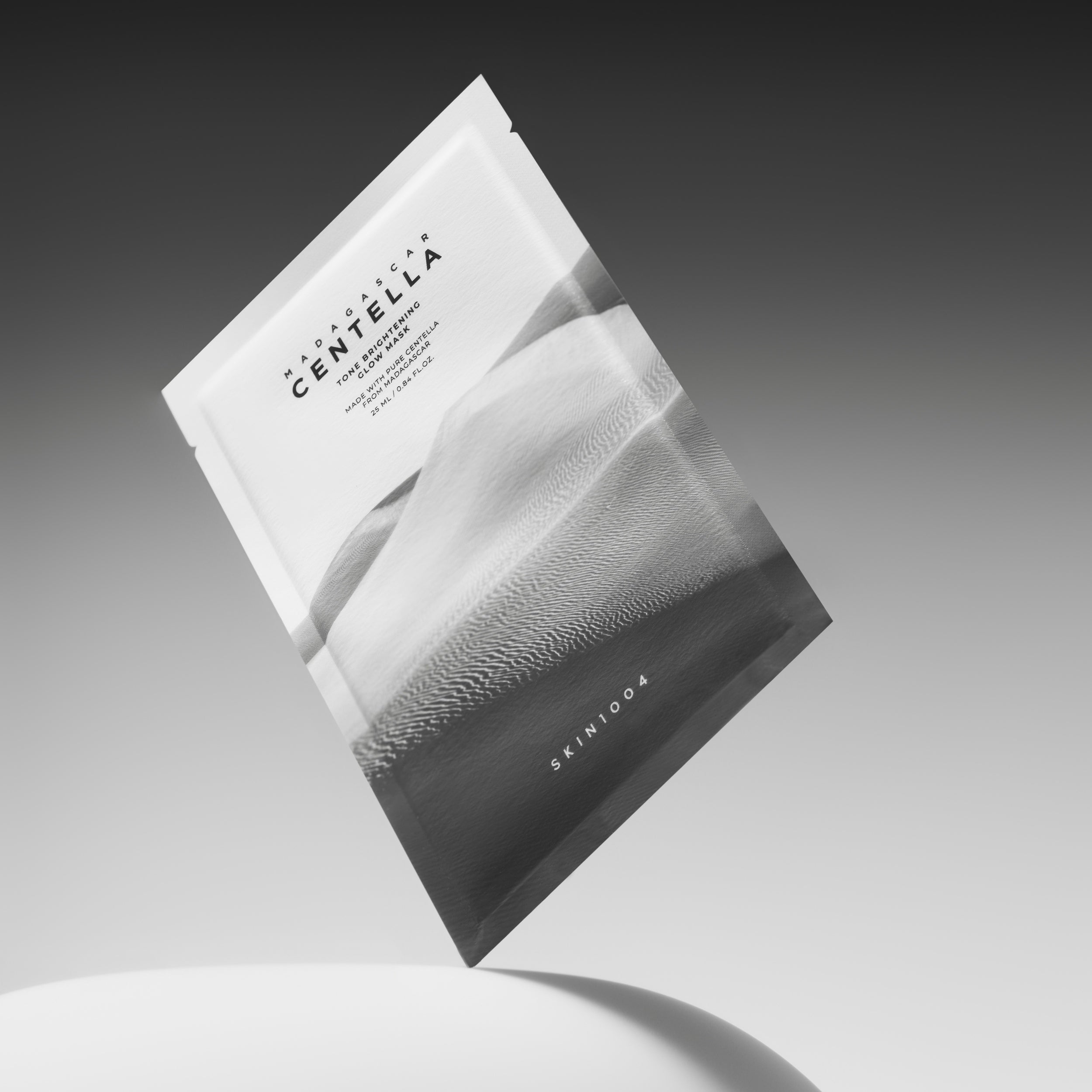 Madagascar Centella Tone Brightening Glow Mask