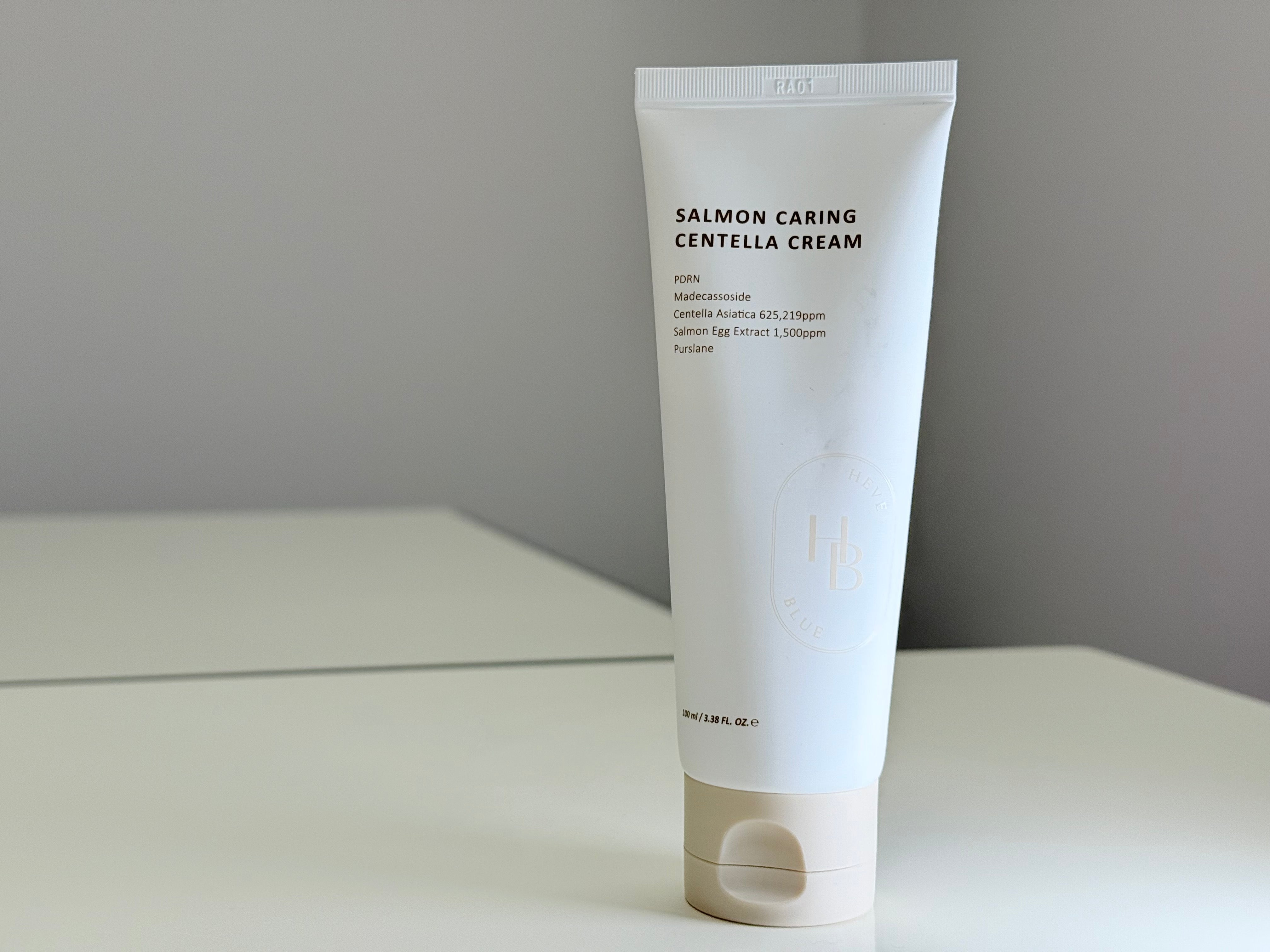 HI-REVIEW: Heveblue Salmon Caring Centella Cream